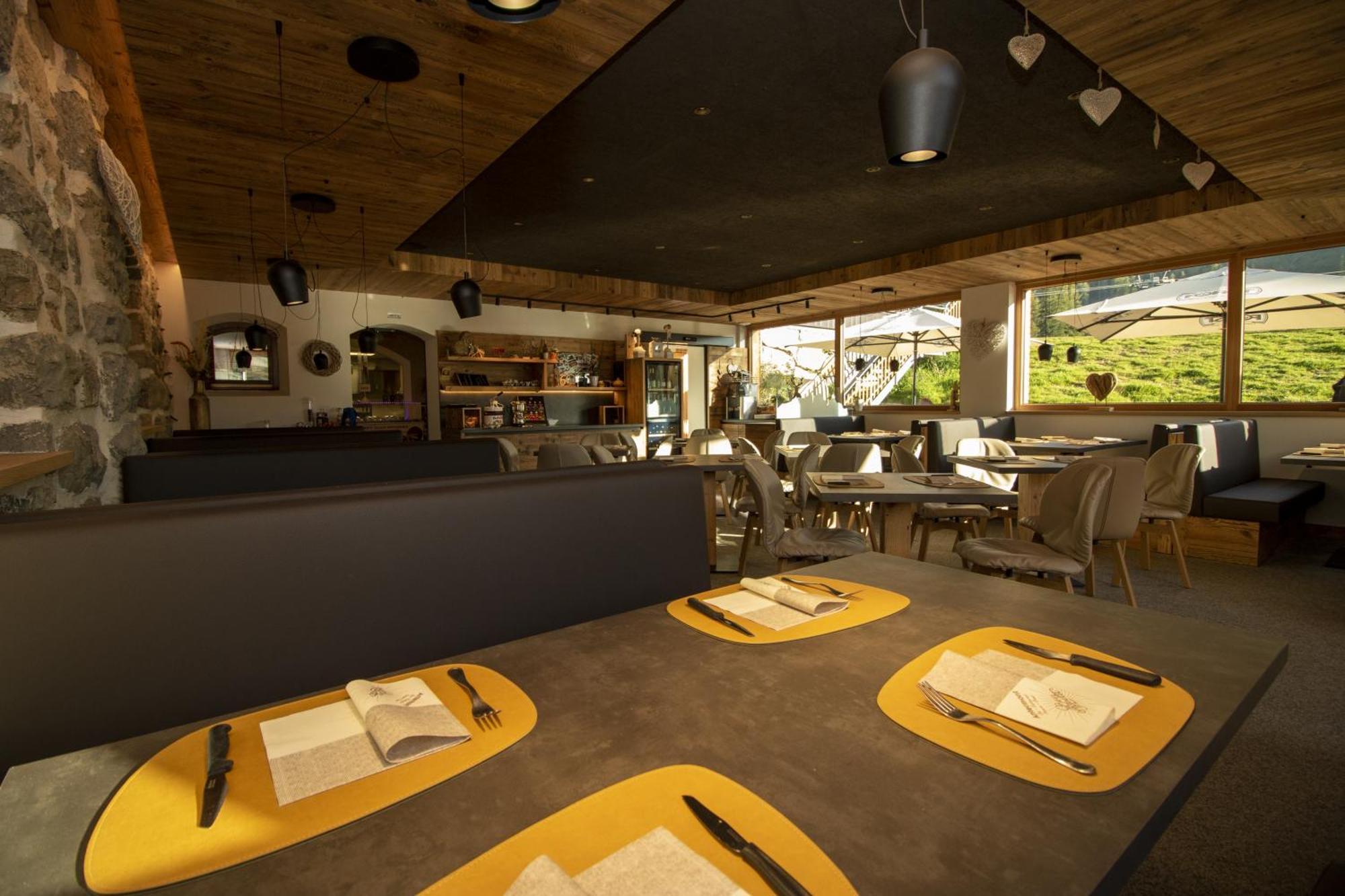 Bed and Breakfast Bar-Restaurant-Pizzeria Antermont Carezza al Lago Esterno foto
