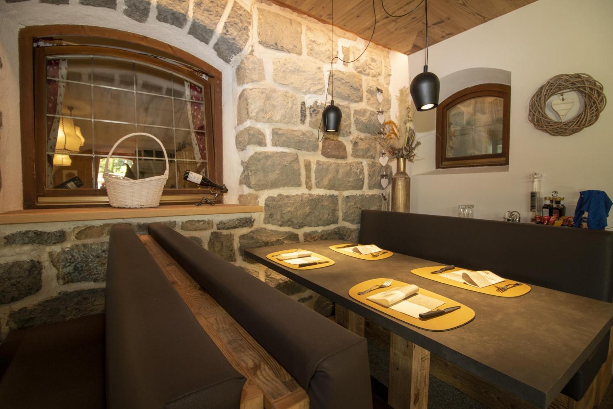 Bed and Breakfast Bar-Restaurant-Pizzeria Antermont Carezza al Lago Esterno foto
